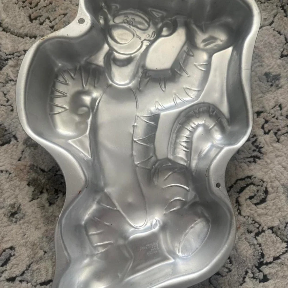 Wilton Tigger Cake Pan